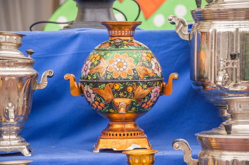 唐三彩工藝品 歷史傳承與當(dāng)代創(chuàng)作的困惑